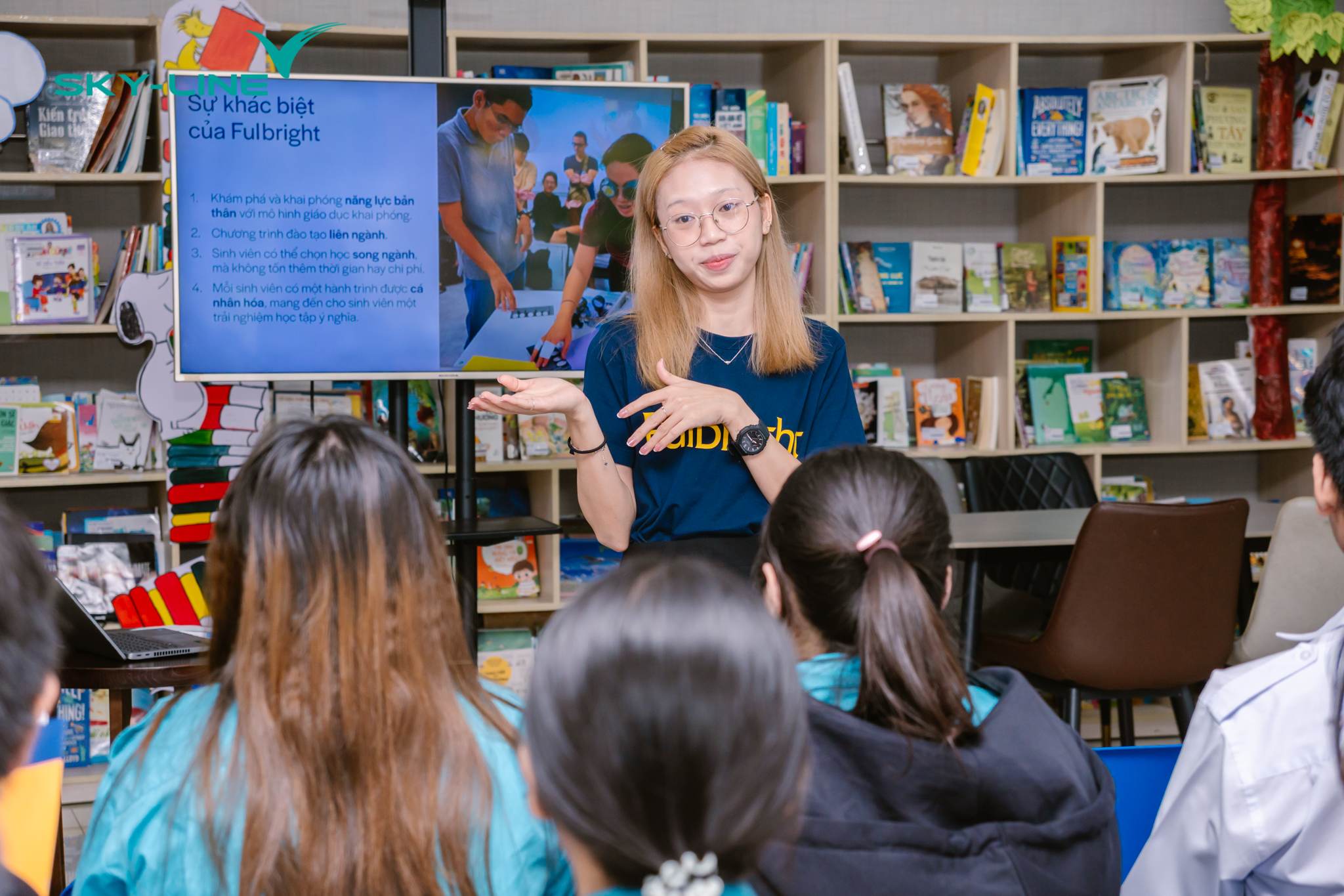 ĐẠI HỌC FULBRIGHT ĐỒNG HÀNH CÙNG SKY-LINE TRONG HÀNH TRÌNH HƯỚNG NGHIỆP CHO HỌC SINH KHỐI THPT